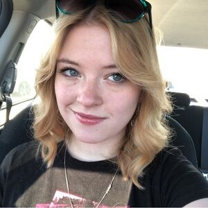 Meet your Posher, Caroline